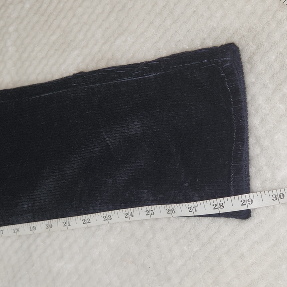 LEVI'S CORDUROY WOMENS JEANS CLASSIC MID-RISE SKINNY  SIZE 28×30 BLACK COLOR NEW - Picture 14 of 15